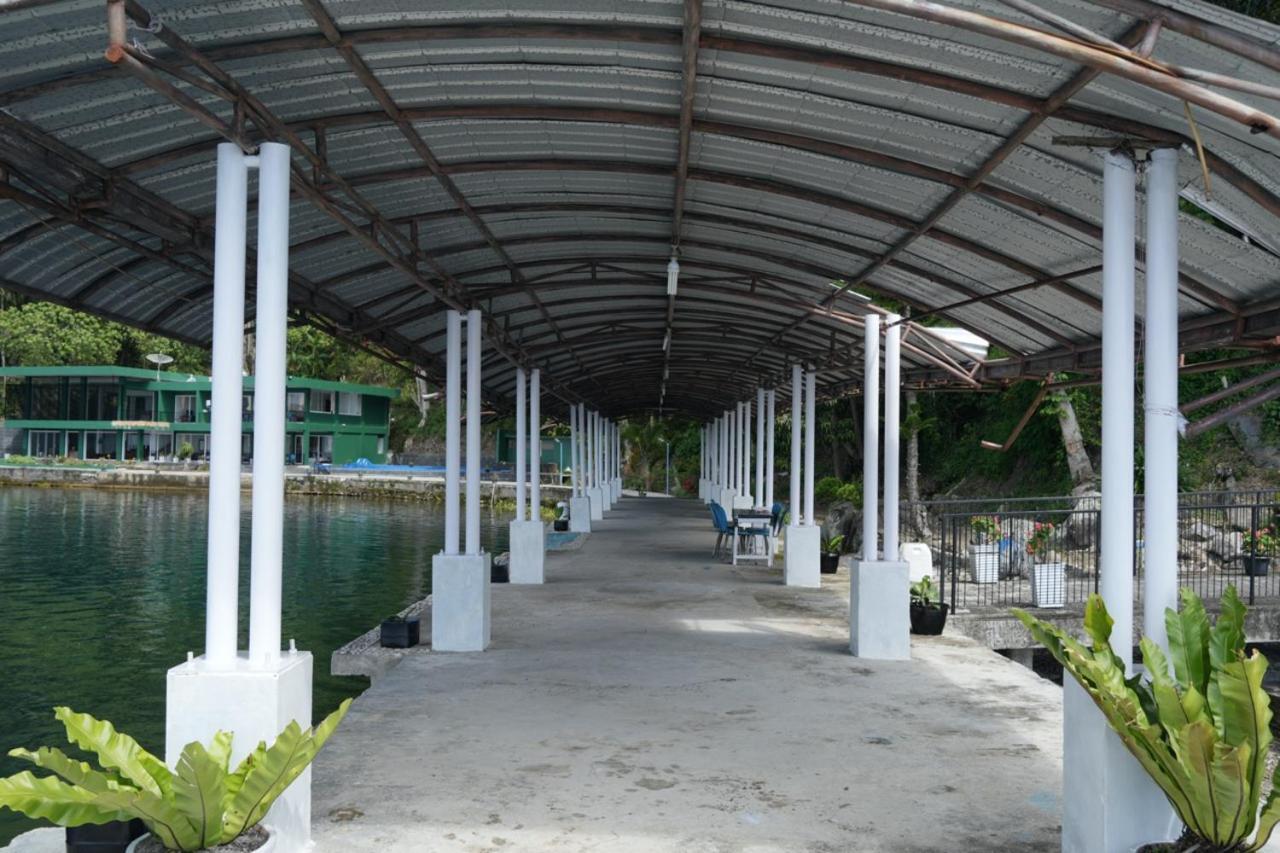 Tiara Bunga Hotel & Villa Balige Extérieur photo