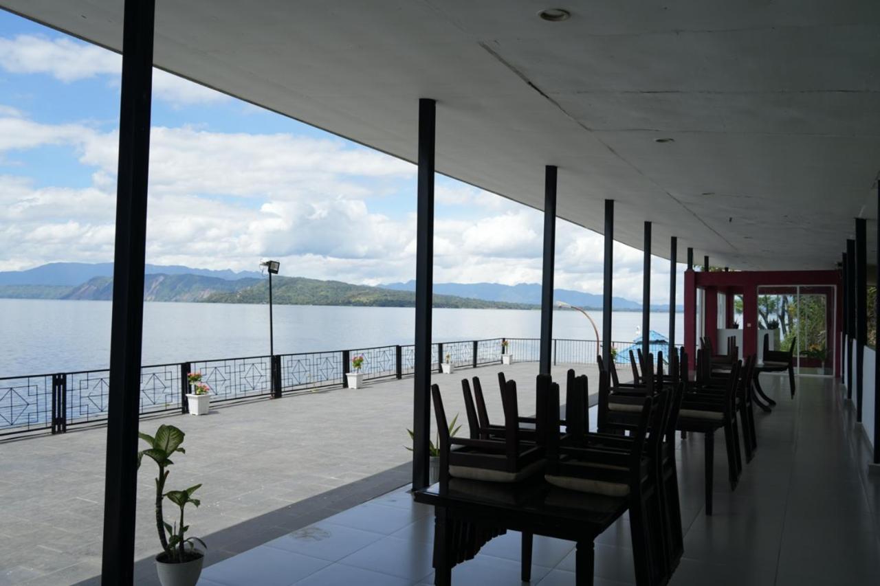 Tiara Bunga Hotel & Villa Balige Extérieur photo