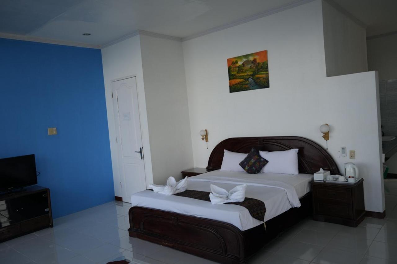 Tiara Bunga Hotel & Villa Balige Extérieur photo